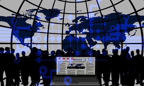 Informations non vérifiées, fake news… aider votre public à développer un esprit critique&nbsp;! 